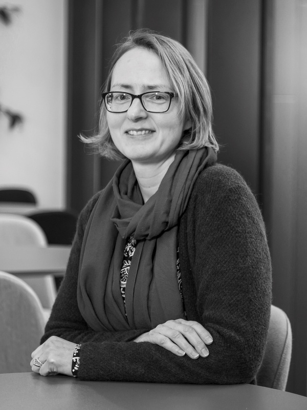 Dr Lois Kim