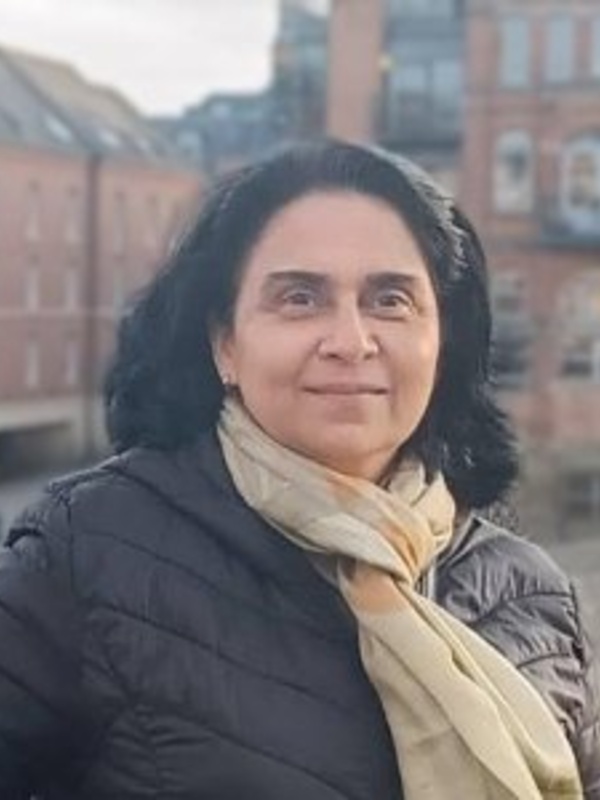  Meenakshi Gautham