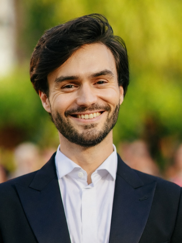  Simon Ladouce